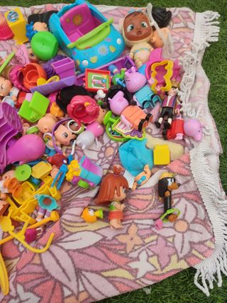 Lote juguetes niños - PinyPon, Bebés Llorones etc 