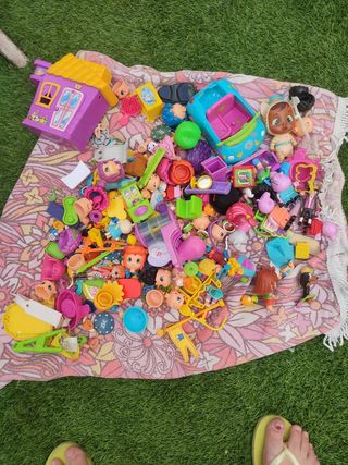 Lote juguetes niños - PinyPon, Bebés Llorones etc 