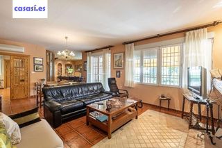 Chalet en venta en Zubia (La)