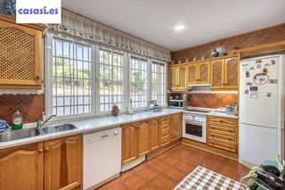 Chalet en venta en Zubia (La)