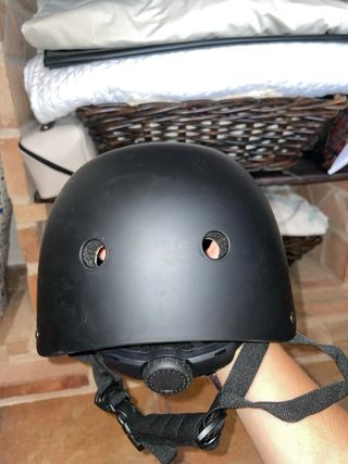 Casco skate negro mate