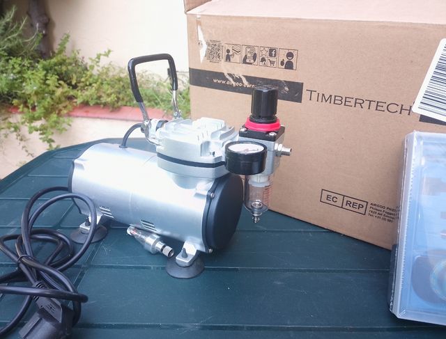 Aerógrafo + compresor Timbertech nuevo.