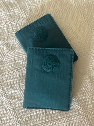 billetera cartera  pasaporte /cartera  Kipling 
