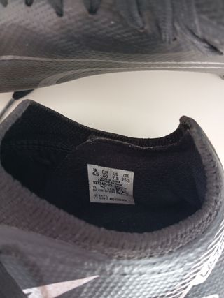 Botas fútbol Puma - Negras