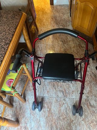 Silla de ruedas y andador en Gijón