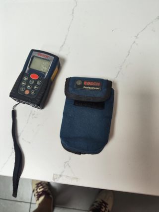 Metro láser Bosch DLE 50