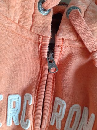 Sudadera Abercrombie & Fitch naranja de mujer