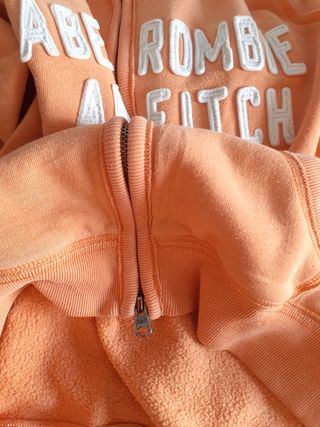 Sudadera Abercrombie & Fitch naranja de mujer