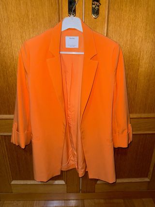 Americana Bershka naranja