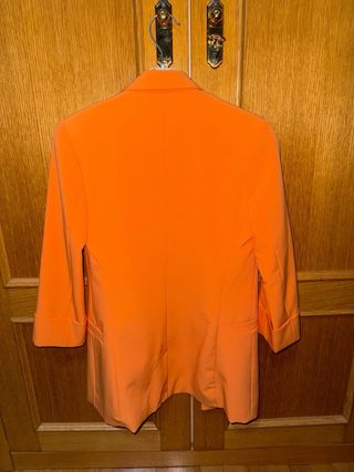 Americana Bershka naranja