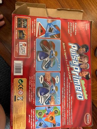 Pulsa el primero juego mesa