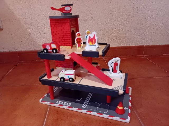 Estación Bomberos Madera Niños