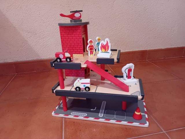 Estación Bomberos Madera Niños