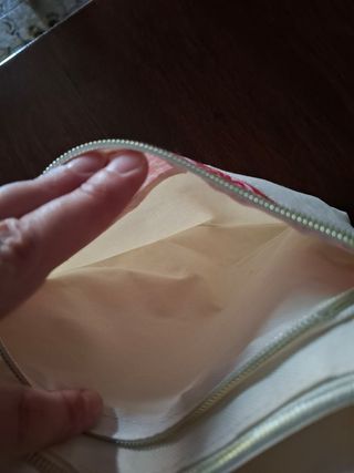 Custodia cosmetici beige e rosa