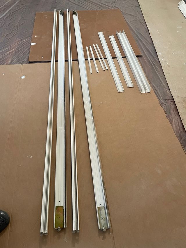 Perfiles puerta corredera armario