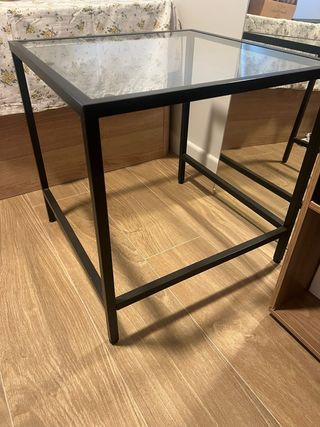 Mesa auxiliar IKEA Vittsjö - cristal y metal