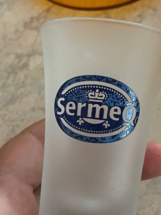 Bicchieri da liquore con sottobicchieri Sermeq