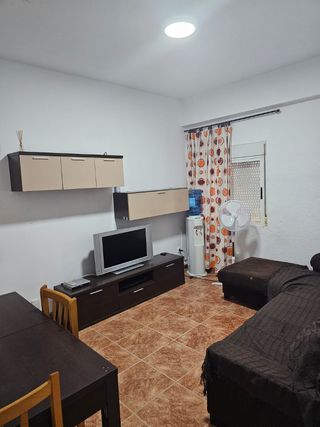 Habitación amueblada en piso compartido