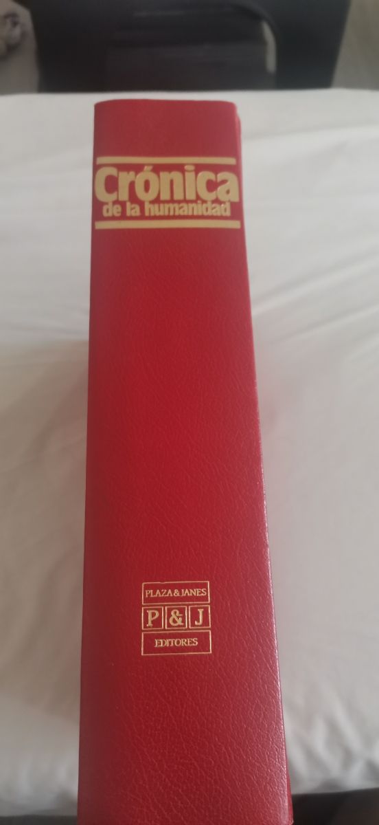 Libro Crónica de la Humanidad, es un buen regalo.