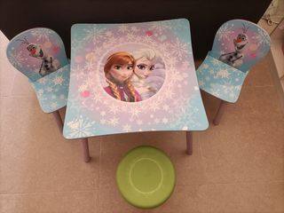 Mesa Frozen infantil - 2 sillas