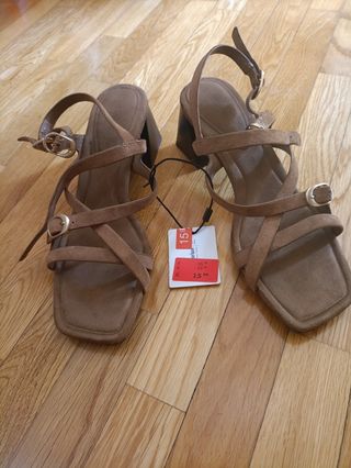 Sandalias tacón marrón - talla 39