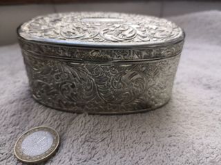 Caja joyero ovalada plateado

