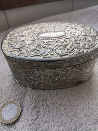 Caja joyero ovalada plateado

