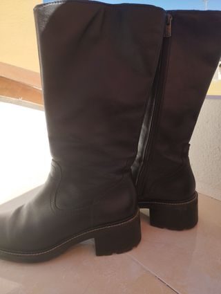 Botas altas negras piel