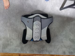 Peto hockey CCM Vector adulto talla mediana 