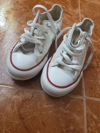 Converse blancas c/rojo