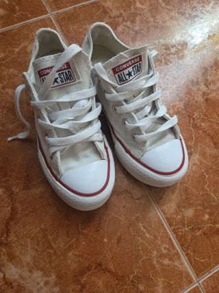Converse blancas c/rojo