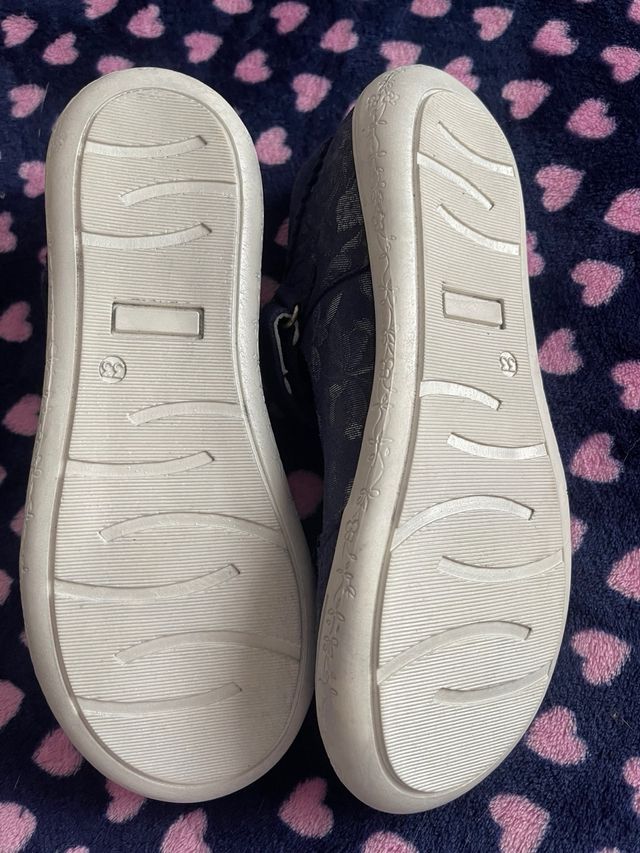 Nuevas preciosos zapatos niña Golosinas, talla 33.