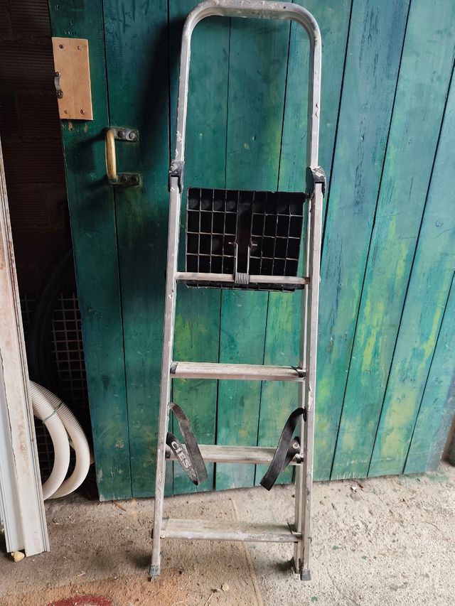 Escalera aluminio 3 peldaños