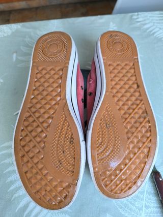 Zapatillas Levis rojas - Talla 43