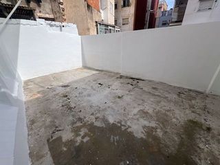 Local comercial en alquiler en Pubilla Cases en Hospitalet de Llobregat, L´