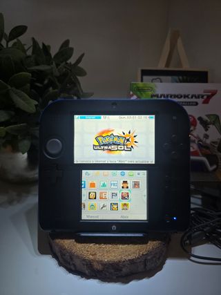 Nintendo 2DS Azul y Negra + Accesorios 