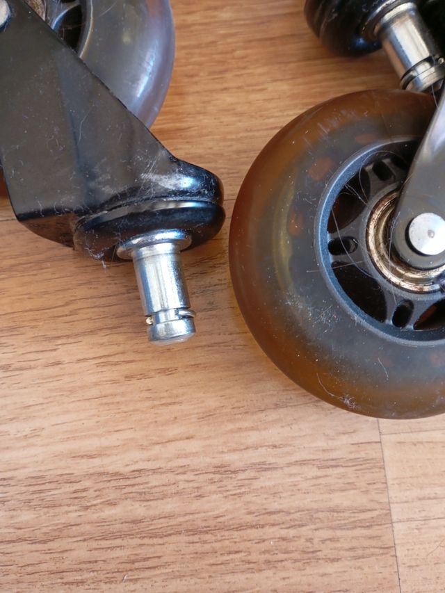 5 Ruedas giratorias para silla