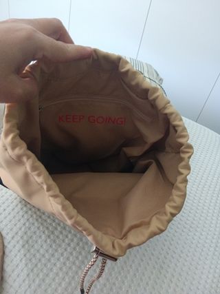 Mochila Gioseppo beige y negra