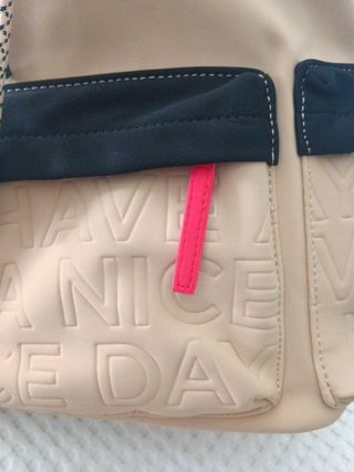 Mochila Gioseppo beige y negra
