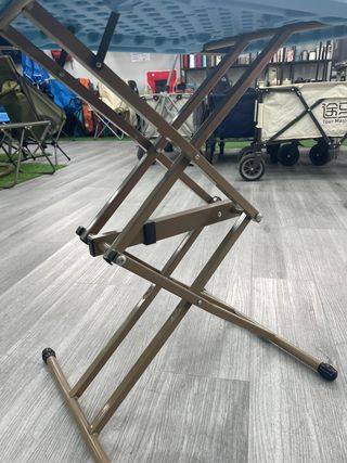 Mesa plegable azul - Patas metálicas