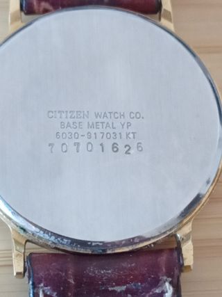 Reloj Citizen Quartz dorado