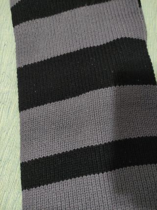 Bufanda vintage con parches - Gris y negra