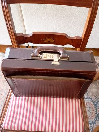 Maletín médico antiguo de cuero