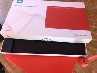 Tablet Huion HS611 roja
