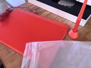 Tablet Huion HS611 roja