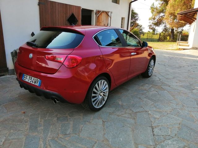 Alfa Romeo Giulietta - Rossa
