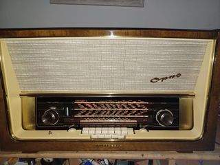 Radio Telefunken Opus 9 restaurada