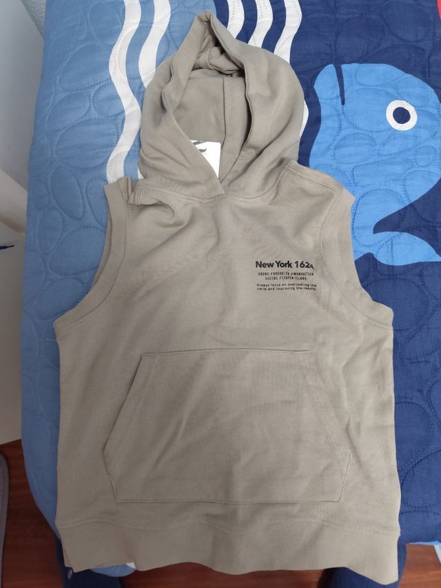 Sudadera capucha sin mangas Zara