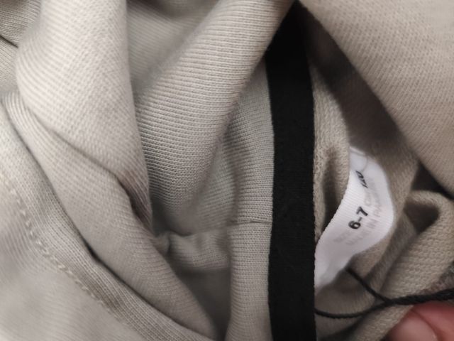 Sudadera capucha sin mangas Zara