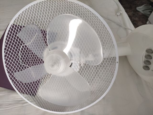 Ventilador blanco pequeño - sobremesa